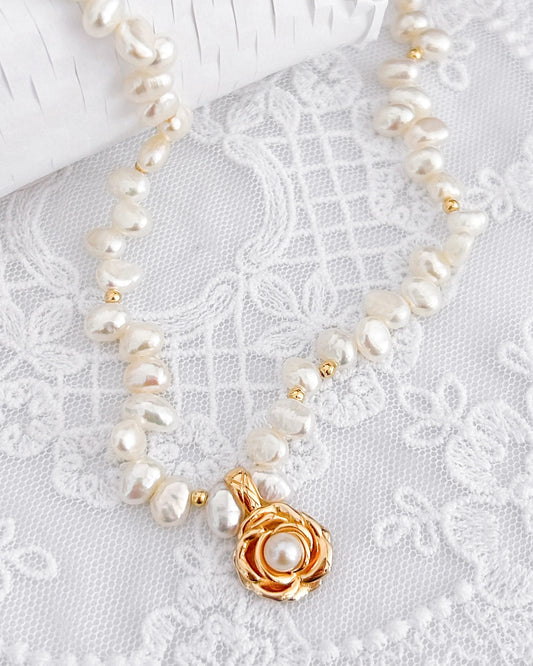 Rose of Baroque Pearl