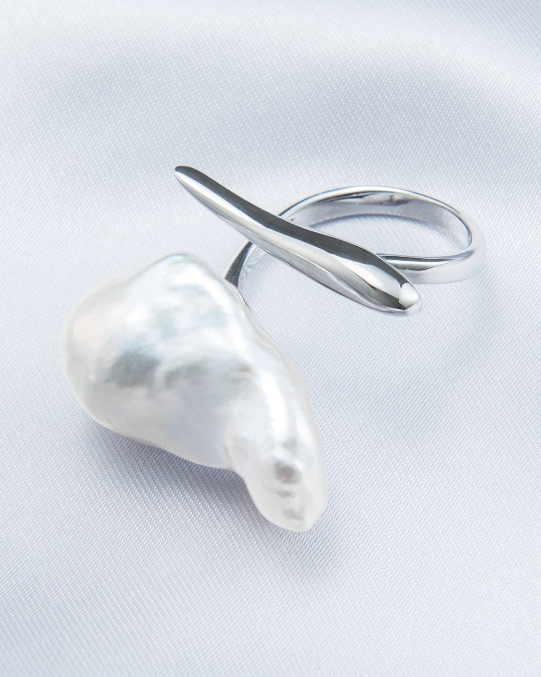 Neptune’s Kiss Ring