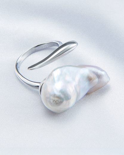 Neptune’s Kiss Ring